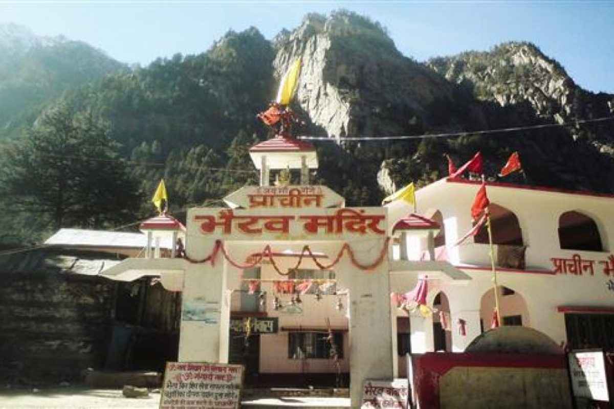 Maa-Vaishno-Devi-Temple-knowexact